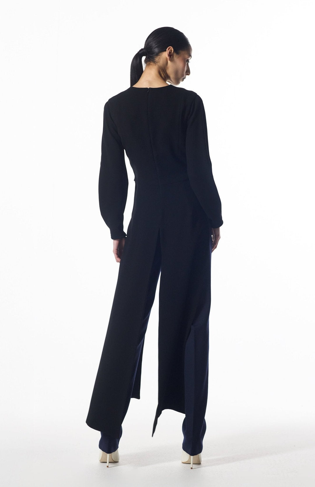 Long black top with sleeves
